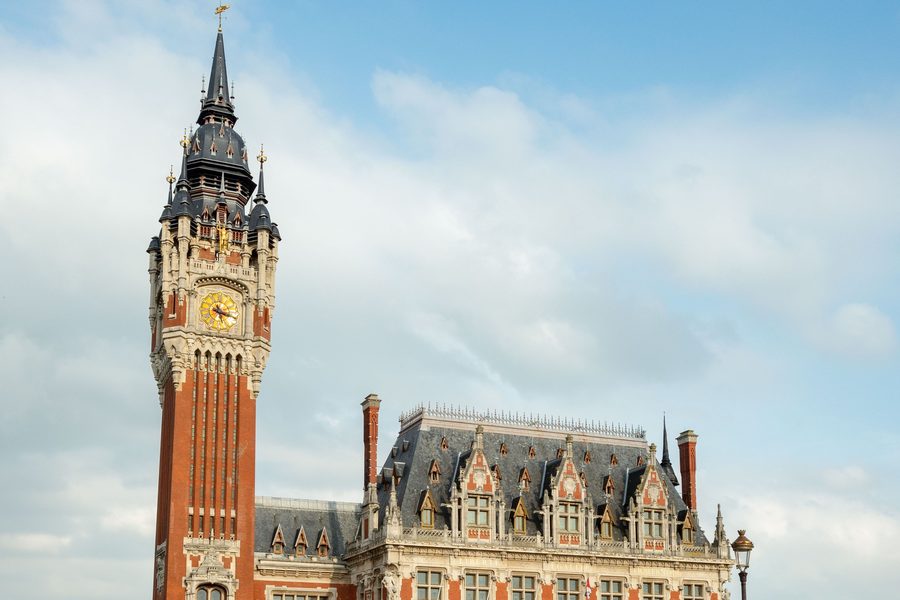 Façade d'un hôtel de ville français